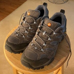 Merrell Hiking Boots Women’s 11 (gently worn!)